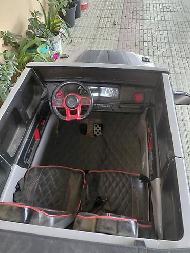 elekt: Uşaq üçün elektrikli qoşqa maşın - Kuzov: SUV tipli, boz rəng, qara — 2