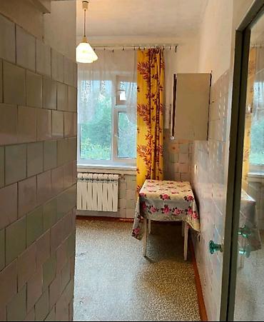2ком кварт 105серии: 2 комнаты, 53 м², Кудайберген авторынок 105 серия, 3 этаж, Старый ремонт — 4