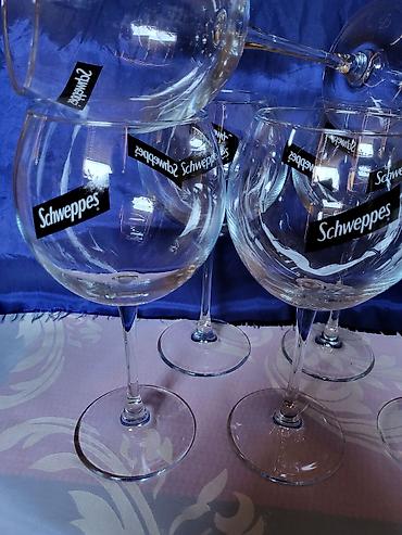 Čaše: Case nove velike Schweppes. Case komada 6 u ceni. sve na casama je — 3