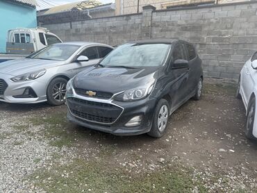 купить маленькую машину недорого: Chevrolet Spark: 2021 г., 1 л, Вариатор, Бензин, Хетчбек