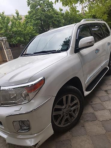 e39 guzgu: Toyota Land Cruiser V6 ağ rəng, tam ölçülü 7 yerlik SUV. Mühərrik və — 4
