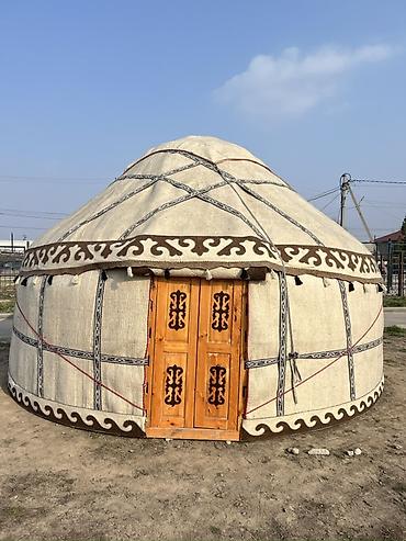 Юрта традиционного типа (кииз үй) - Конструкция: разборный каркас из