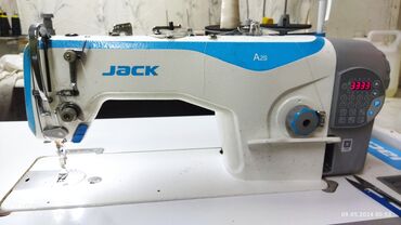 4 ниточная бу: Швейная машина Jack, Механическая, Автомат