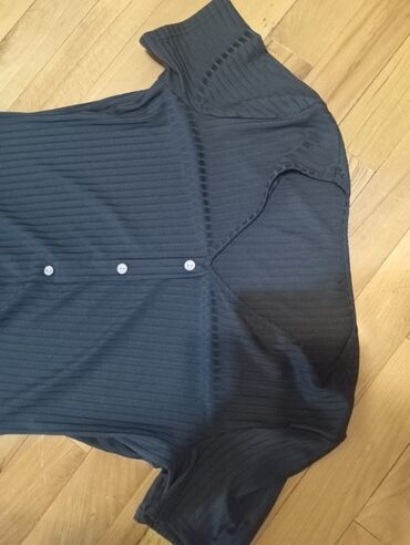 Dəstlər, kostyumlar: Qadın geyimləri dəsti – 3 ədəd 1) Qırmızı qısa don: - Klassik düz — 7