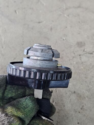 Лючки бензобака: Лючок бензобака Mercedes-Benz 1991 г., Новый, Аналог — 7