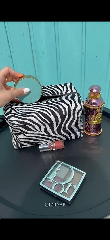 Zebra naxışlı kosmetik çanta - Material: yumşaq, yüngül və davamlı