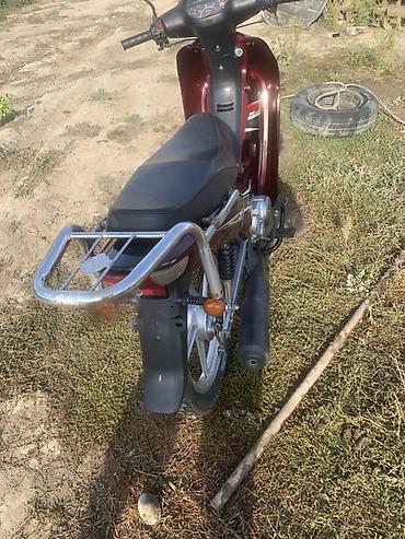 задаю: Продам мопед-скутер класса Cub (тип Honda Super Cub/Delta) в бордовом — 7