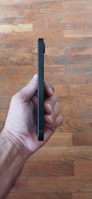 ayfon 24: IPhone 16e, 256 GB, Qara, Face ID — 4