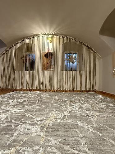 Otaqların günlük kirayəsi: Kirayə verilir: geniş və rahat mansard tipli otaq Xüsusiyyətlər: - — 12