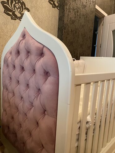 Beşiklər: Qız üçün, İşlənmiş, Dördbucaq, Beşik, Dəstsiz, Matrassız, Yellənmə mexanizmsiz — 2