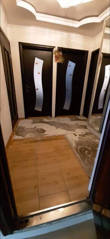 Uzunmüddətli kirayə mənzillər: Əcəmi metrosuna 20 metr məsafədə, 5 mertebeli binanin 5- ci mertebesi — 8