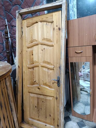Otaq qapıları: Çerçiveyle birge