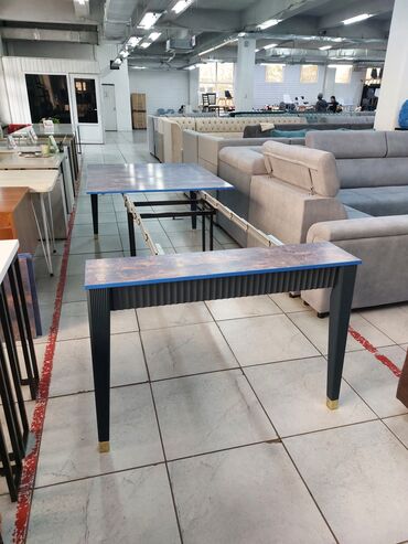 Столы для зала: Стол трансформер "Элит"
удлиняется до 3 метра
в комплекте 5 вкладок — 8