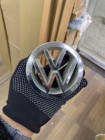 Эмблема Volkswagen (V/W) для решётки радиатора/крышки багажника