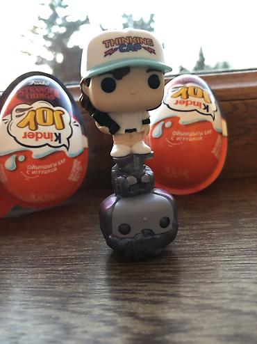 kinder oyuncaqlar: Stranger things kinder joy Dustin-Dustin upside down satılır 2 si — 1
