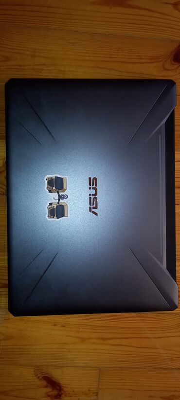 asus x550: Intel Core i7, 16 GB, 15.6 "