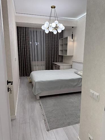 Унитазы: Современный санузел с отделкой под мрамор. - Подвесной унитаз с — 9