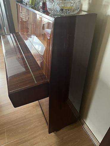 pianolar: Upright akustik piano Belarus - Korpus: parlaq lak örtüklü — 4