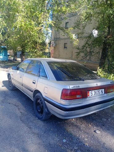 машина лексия: Mazda 626: 1988 г., 2.2 л, Бензин, Хэтчбэк