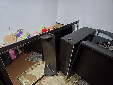 Другое оборудование для салонов красоты: Продаю оборудование для салона красоты, зеркала, помощники, кресло — 10