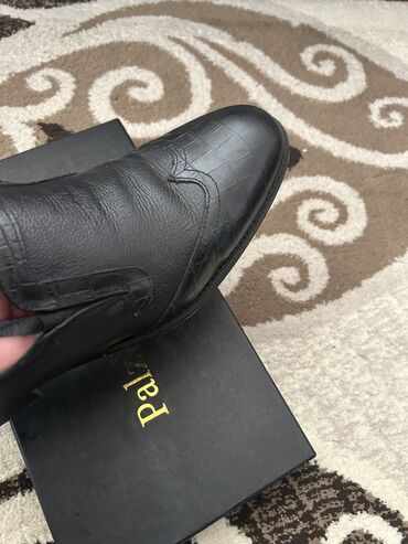 Ayaqqabılar: Klassik kisi ayaqqabisi, temiz deridi, baha alinib razmer duz — 10