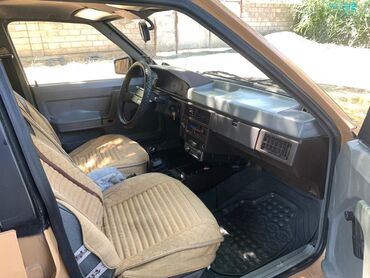 Москвич: Москвич 2141: 1990 г., 1.5 л, Механика, Бензин, Хэтчбэк — 4