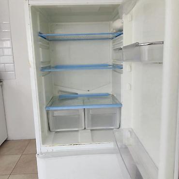 frost: Холодильник Indesit, двухкамерный, с нижней морозильной камерой — 3