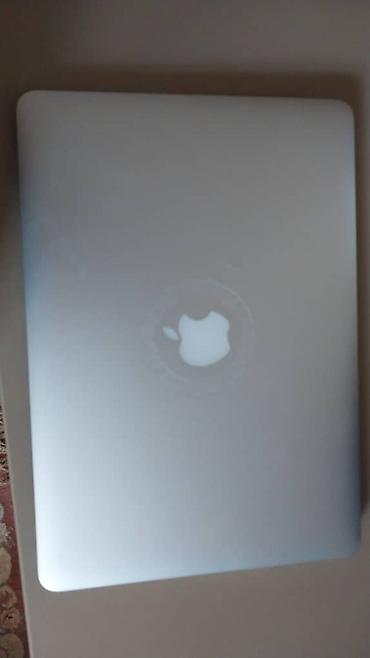 Ноутбуки Apple (MacBook): Ноутбук MacBook Air с тонким серебристым корпусом, идеально подходящий — 8