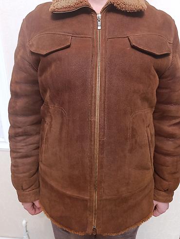 2xl neçə razmerdi: Kişi üçün qəhvəyi rəngli təbii dərini xatırladan şerpa/çatmalı kürk — 8