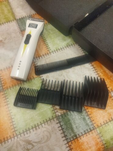 Mašinice za šišanje: Masinica Wall na baterije dobra sa dodacima

Mirjevo — 8