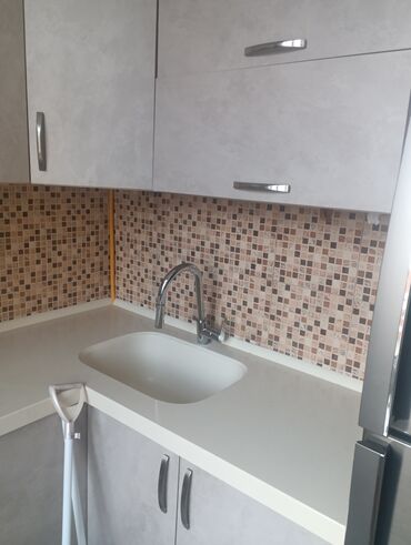 Mətbəx mebeli: Mətbəx və hamam üçün komplekt qurğular - Mətbəx bölməsi: Açıq rəngli — 12