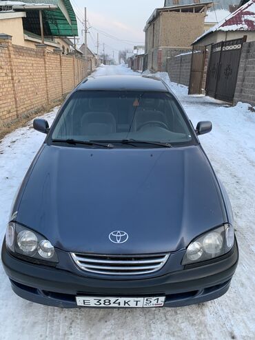 Toyota: Toyota Avensis: 2000 г., 2 л, Механика, Бензин, Седан