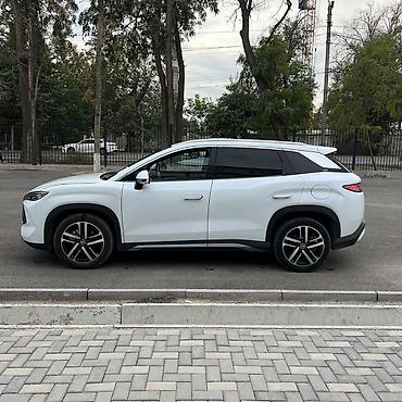BYD: BYD Song L: 2024 г., 1.5 л, Робот, Гибрид, Кроссовер — 3
