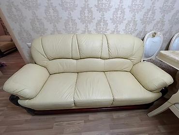 kreslo: Krem rəngli dəri mebel dəsti - Tərkib: 3 nəfərlik divan və 1 nəfərlik — 3