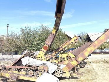 Тракторы МТЗ (Беларус): Трактор «Беларус» МТЗ 82.1 (надпись на борту). Основные — 12