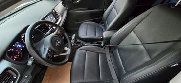 Kia: Kia Stonic: 2018 г., 1.4 л, Бензин, Универсал — 6