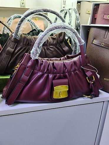 tory burch: Сумка женская, модель с мягкими драпировками и формой «hobo». - Цвет — 1