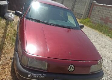 пасса: Volkswagen Passat: 1992 г., 1.8 л, Механика, Бензин, Седан
