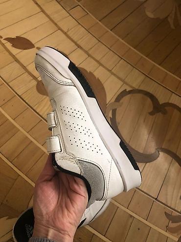 Uşaq dünyası: Original! Adidas uşaq idman ayaqqabısı - Rəng: ağ, qara detallarla - — 10
