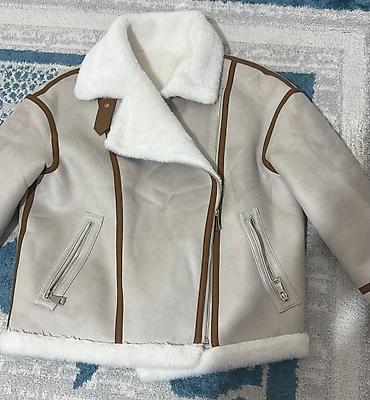 кийим: 🧥 ПРОДАЮ ДВЕ ДУБЛЁНКИ 🤎🤍 ✨ 1. Белая дублёнка • Состояние: хорошее — 2