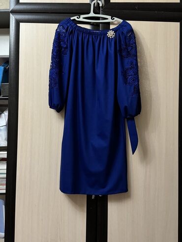 коктейльное платье синего цвета: Вечернее платье, Коктейльное, Короткая модель, С рукавами