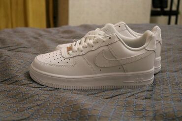 nike air jordan baku: Nike Air Force 1