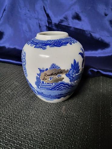 Vaze i saksije: Vaza nova Blue Willow,porcelanska 1950g+. Porcelanska nova,holandska — 4