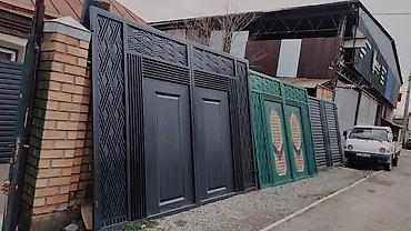 Распашные ворота: Металлические ворота с декоративными панелями .Ферма и навесом любой — 3