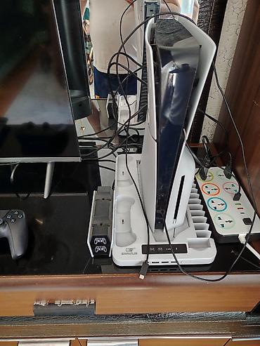 PS5 (Sony PlayStation 5): Tam Hazır Set! PS5 Slim + 3 Pult + Oyunlar + 109 sm TV"+soyuducu+pult -da lalafo.az — 1 PS5 (Sony PlayStation 5): Tam Hazır Set! PS5 Slim + 3 Pult + Oyunlar + 109 sm TV"+soyuducu+pult — 1