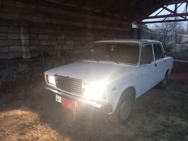 VAZ (LADA): VAZ 2107 – klassik sedan - Korpus: ağ rəng, 4 qapı, arxa ötürücülü - — 2