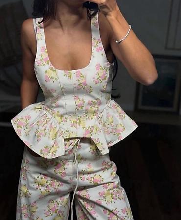 bitkisel mix: Dvoset ženski komplet – top sa peplum detaljem i široke pantalone - — 1