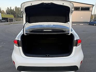 Toyota: Toyota Corolla: 2021 г., 1.8 л, Вариатор, Гибрид, Седан — 7