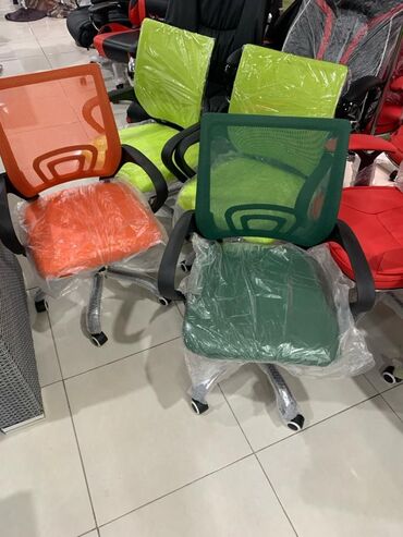 Ofis və oyun kresloları: Yeni, Təkərli, Qolları tənzimlənmir, Parça — 13