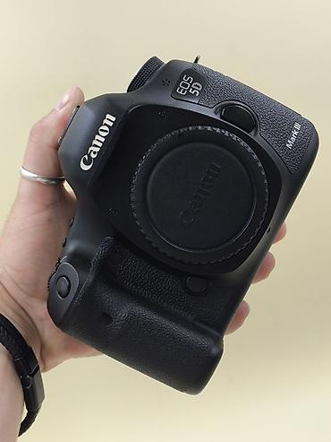 5d mark 3: Canon EOS 5D Mark III – peşəkar tam kadr DSLR fotoaparat gövdəsi. Cəmi — 9